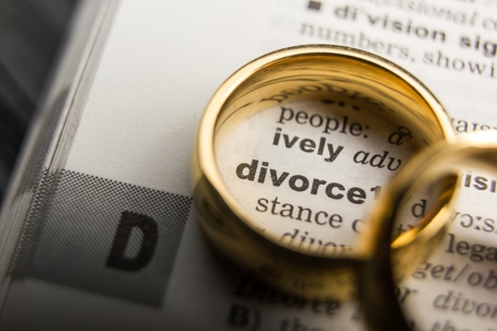 Divorce and separation and two wedding bands
